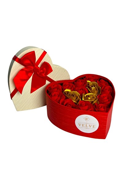 velve Aranjament floral Passion Gold cutie inima cu 15 trandafiri de sapun, A...