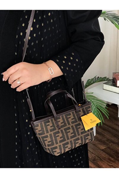 بيت الجملة (translated: House of Wholesale) Sahar's bag