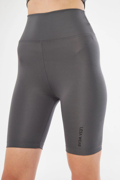 velmorafashion شورت رياضي عالي الخصر من فيلمورا بريميوم - لون دخاني