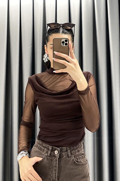 Mistix بلوزة بأكمام من التول ذات طيات - بني بني