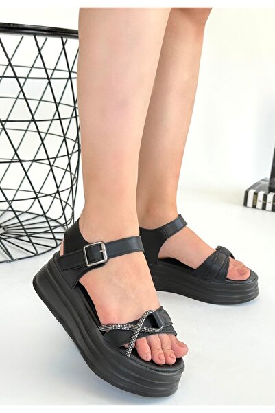 FRESCO SCARFS Luno Black Leather Belted Sandals