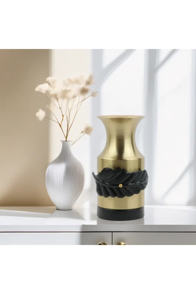 Generic Matte gold and black metal vase, 21 cm