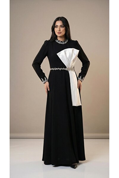 MİSS DİAMOND Elegant black and white crystal embellished long evening gown