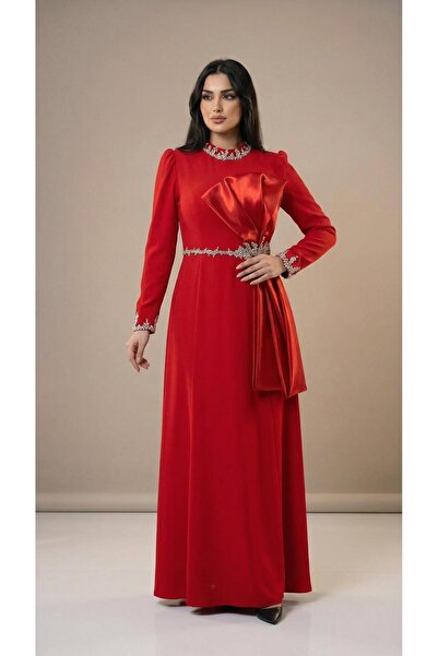 MİSS DİAMOND Elegant red crystal embroidered long evening gown