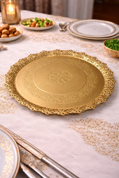 Generic A luxurious gold serving tray – a touch of elegance for every gatheri...