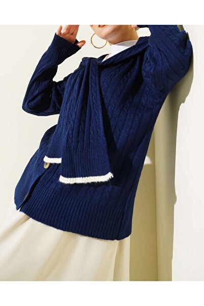 Burcia Short Knitted Cardigan with Scarf
