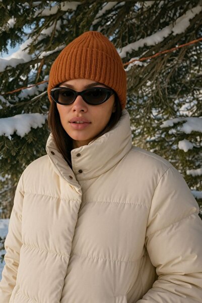 stravis material reiat Beretă maro cu textura moale