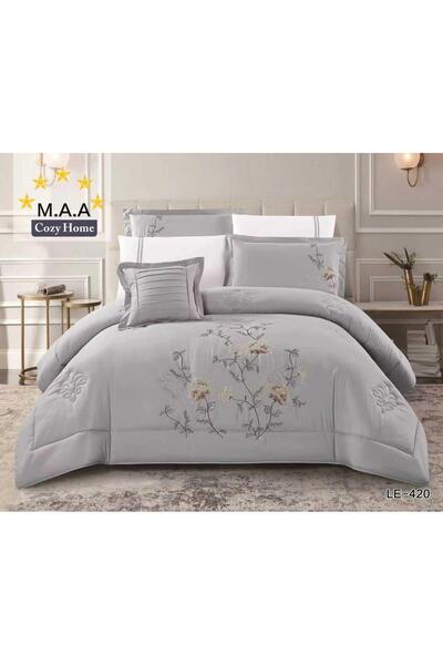 M.A.A Cozyhome Jacquard Print Quilt