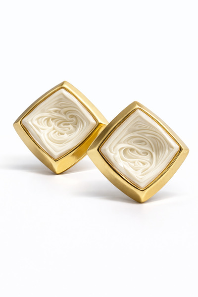 BERRY JEWELRY Kare Gold Krem Tasarım Küpe