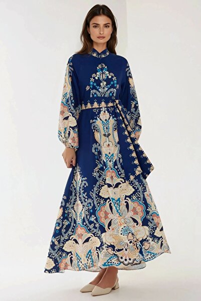 Hiccup فستان ماكسي بحزام وأكمام طويلة مطبوع