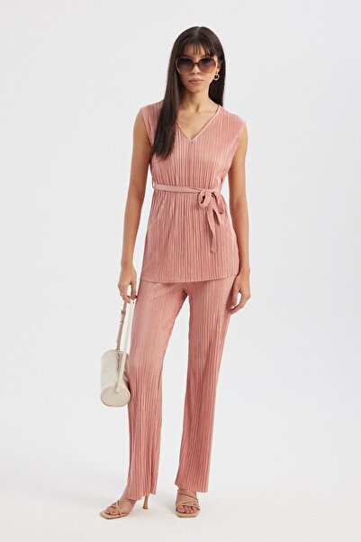 Hiccup 2 piese: Bluză fără mâneci, plisată, cu decolteu în V și detaliu cu cu...