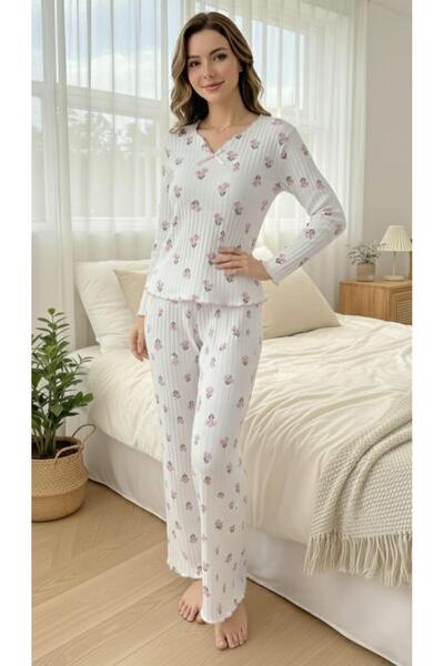 BELLA NOTTE Ekru Minimal Lale Desenli Fiyonk Detaylı V yaka Pijama Takımı