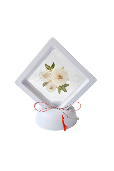 Abundo White Flower Bouquet Brooch