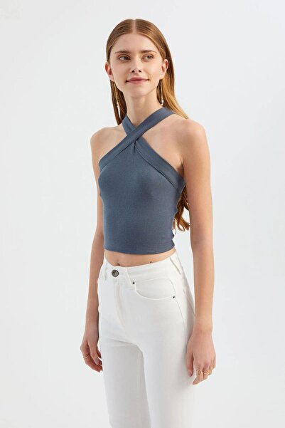 Hiccup Top scurt cu guler halter și încrucișare în față