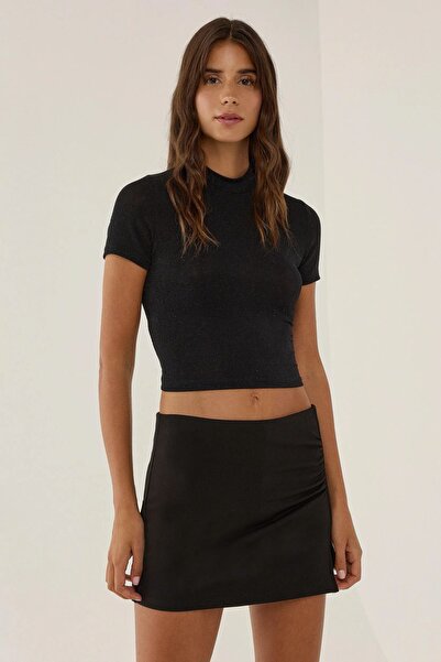 Hiccup Top scurt tricotat cu guler înalt și croială semidecupată