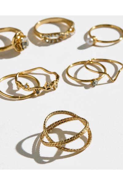 REDTAG طقم خواتم ذهبية مزخرفة للنساء (8 قطع)