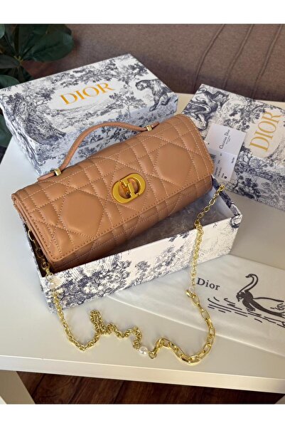 بيت الجملة (translated: House of Wholesale) evening bag