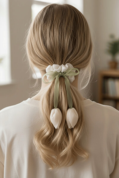 TAKIŞTIR Beyaz Renk Lale Figürlü Simit Toka