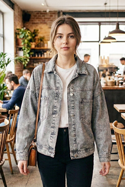 Asist AST 486 Cep Detaylı Arkası Düğmeli Oversize Kadın Kot Ceket Gri