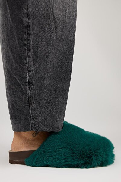 Manijero Gaye Women's Plush Plain Green Slippers