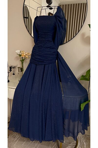 Model Leyna "Evening" dress