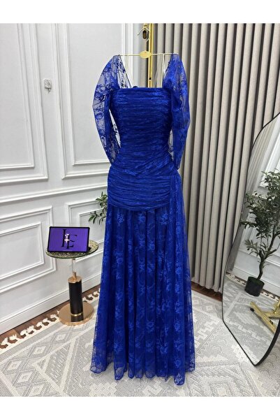 Model Leyna فستان "رويال دريم"