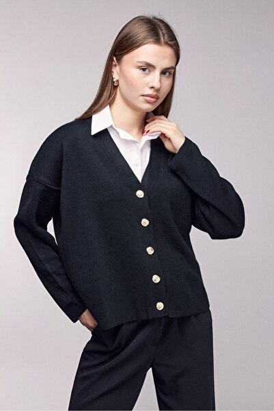Saade Oversized Knitwear Cardigan in Black Shirt Look
