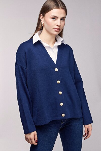 Saade Oversized Knitwear Cardigan in Navy Blue Shirt Look