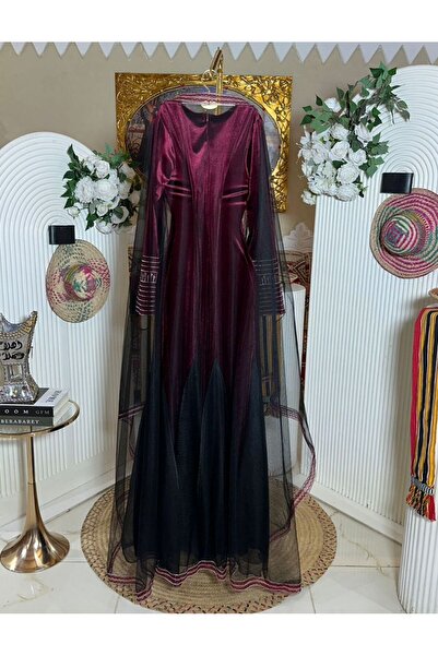 Model Leyna A luxurious jalabiya suitable for parties, events, and Ramadan ga...