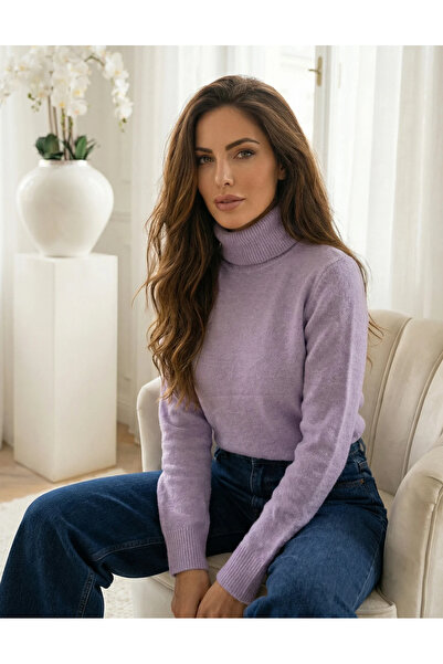 UniqueStore.ro Women's lilac sweater with high collar and soft material