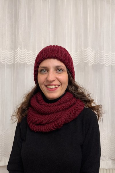 Zelisceisler Hand Knitted Beanie & Neck Warmer Set