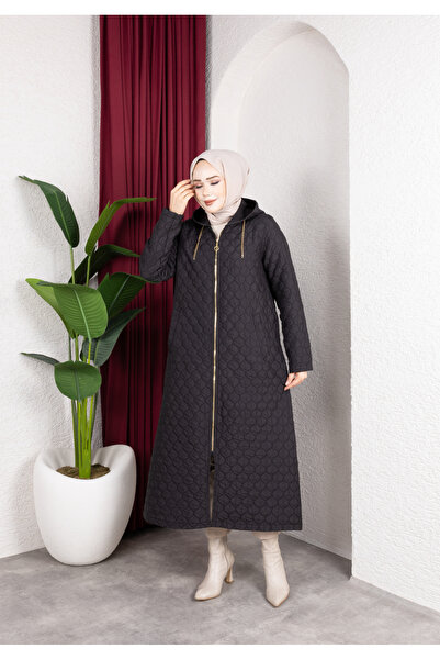 Elif Artar Kapıtone fermuarlı mont siyah