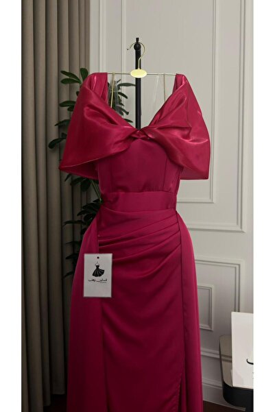 Rahaf Elegant evening dress in a burgundy color