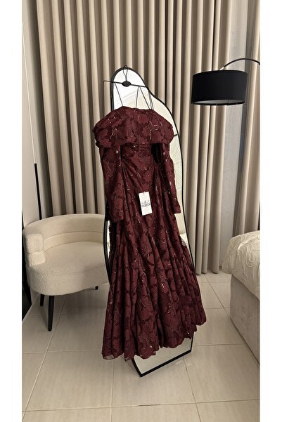 Nareen Fashion The burgundy lace dress is an elegant, feminine piece that com...