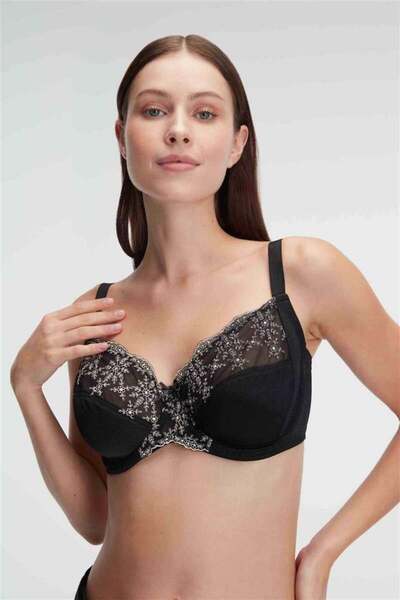 civetta حمالة صدر بدون دعم وبدون حشوة يبرز انحناءات الجسم من الدانتيل