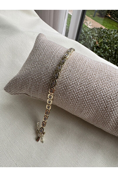 bijux by mrv سلسلة خاصة من الأساور المرصعة بالأحجار ذات العلامة التجارية الفاخرة