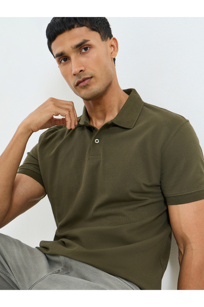 Styli قميص بولو رجالي مريح باللون الأخضر الزيتوني