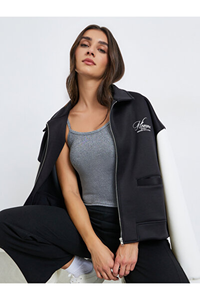 Styli Women Plain Scoop Neck Fitted Cami