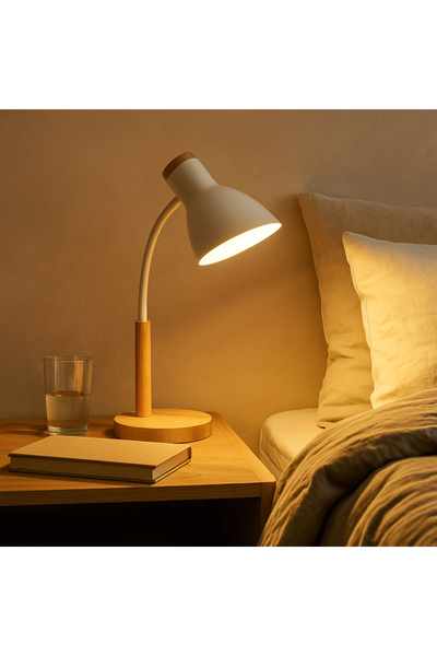 co arma Metal desk lamp – modern design and ideal lighting for work and study