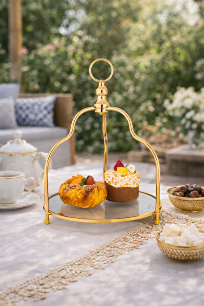 Dania ✨ Elegant gold serving stand | Single tier 🍰 Size 25 x 33 cm
