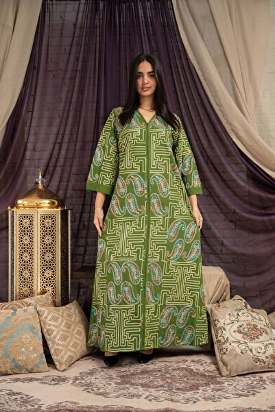 Greenko Areej's jalabiya is suitable for Ramadan evenings.