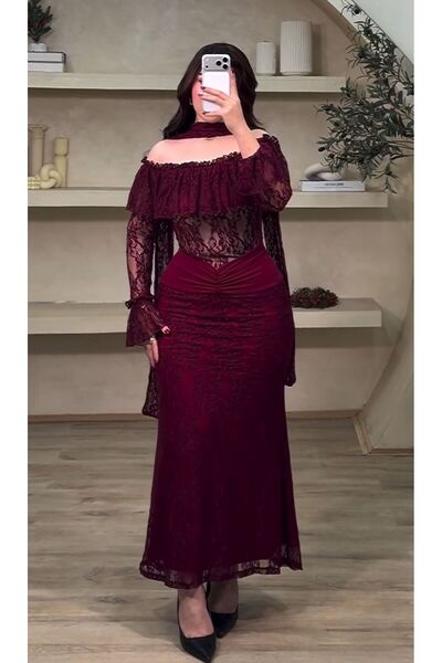 NALA FASHION Luxurious black lace evening dress – glamorous elegance with a d...