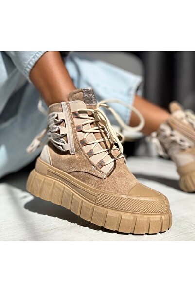 Shoes Modern women's boots. G06 brown