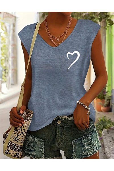 FUFLUNS Half Heart Printed Women's Oversized Sleeveless T-Shirt