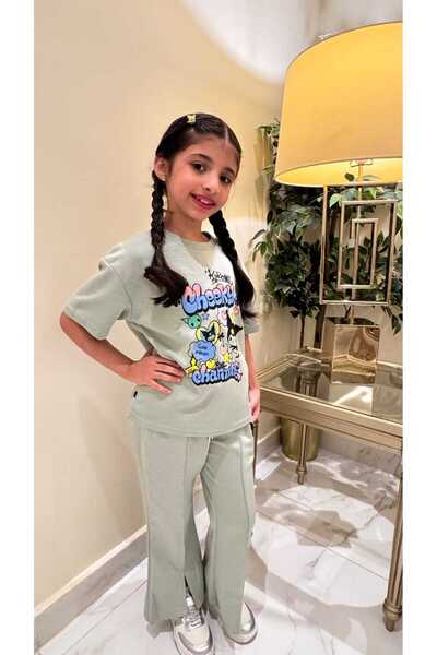 gmax Girls' tracksuit with a modern and comfortable look