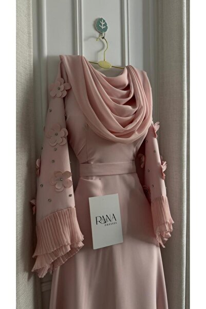 RANA DRESSES Elegant dress in a soft, luxurious fabric
