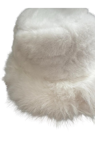 stravis Plush White Heart Hat