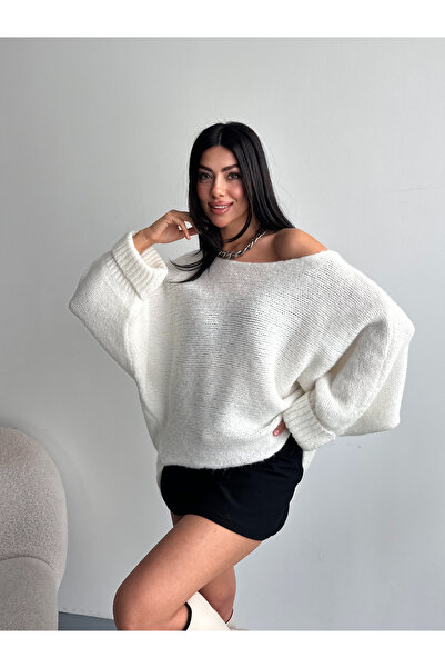 FERZOLAİO Off-Shoulder Casual White Knit Sweater