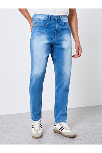 Styli Men Washed Tapered Fit Faded Jeans
