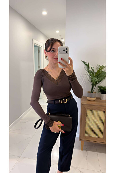 BİRCANÇİL Vesica Brown Lace Detailed Cashmere Blouse